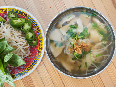 Pho Bac Súp Shop by @TheInfatuation