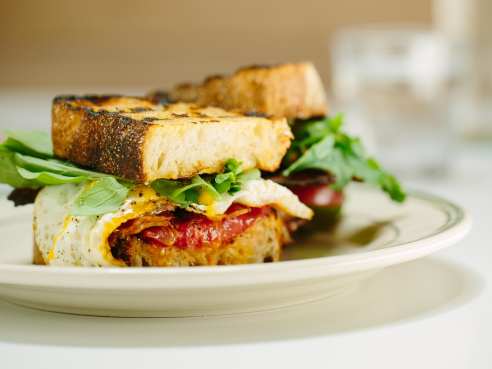 Jon & Vinny's Brentwood by @TheInfatuation