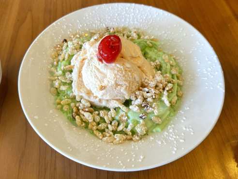 L.A. Rose Cafe by Kat Hong