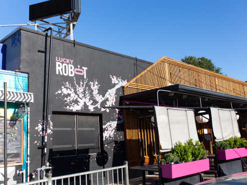 Lucky Robot Restaurant by Raphael Brion