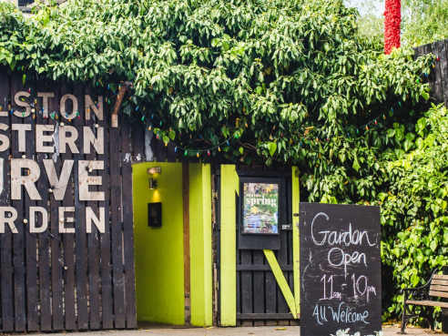 Dalston Eastern Curve Garden by Karolina Wiercigroch