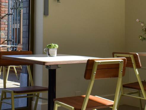 Molly’s Bar & Kitchen by Infatuation - Reviews