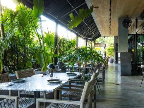 Orilla Bar & Grill by Cleveland Jennings