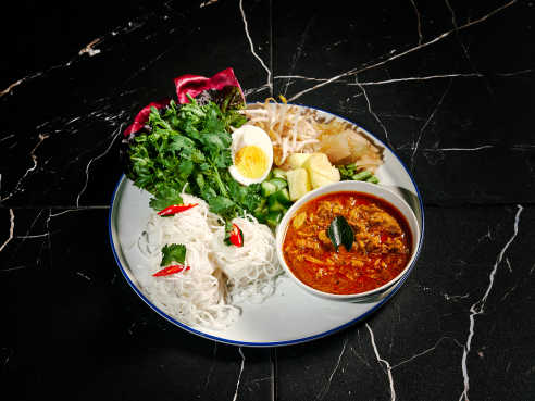 Goog Thai Cook Shop by Pratya Jankong