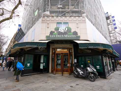 Les Deux Magots by Wenkang Shan
