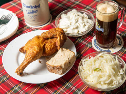 Alt Berliner Wirtshaus Henne by Rasa Urnieziute