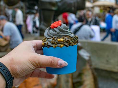 Gaston's Tavern by Anne Cruz