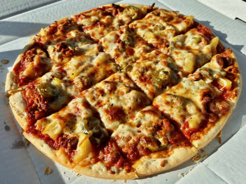 Bellonas Pizza by John Ringor