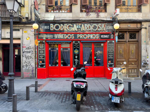 Bodega de la Ardosa by Kelly Hurd