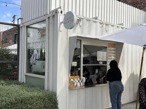 Café Santo by Sylvio Martins