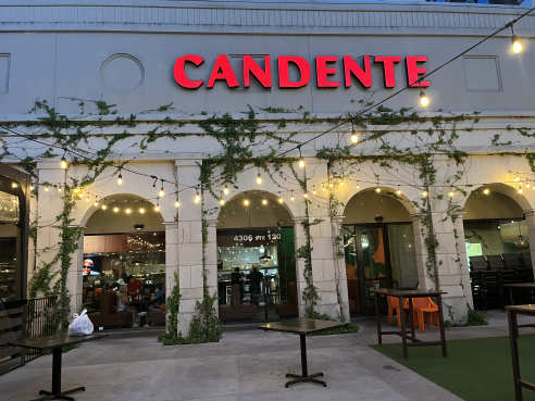 Candente by Gianni Greene