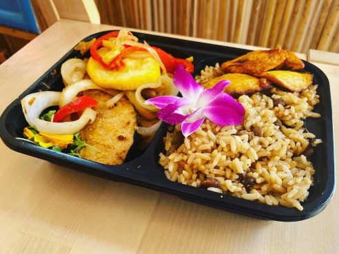 Cocobreeze Caribbean Restaurant and Bakery by @rrmediapros and Cocobreeze