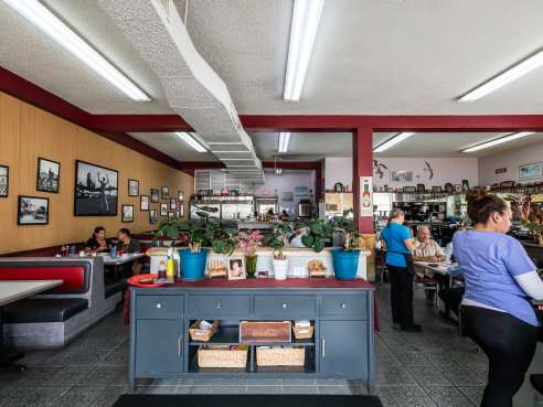 Cozy Corner by CLEVELAND JENNINGS / @EATTHECANVASLLC