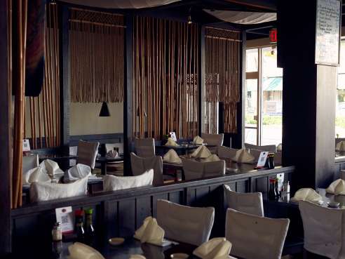 Toni's Sushi Bar by Ruben Cabrera