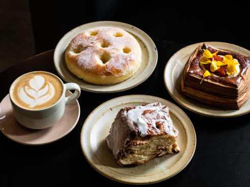 Façade Bakery by Cleveland Jennings / @eatthecanvasllc