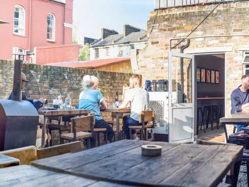 Newcomer Wines Dalston by Giulia Verdinelli