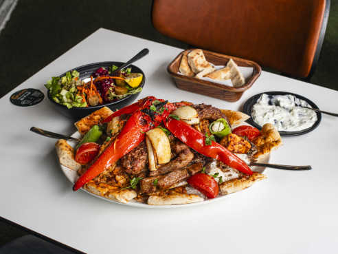 Güneş Restaurant by Aleksandra Boruch