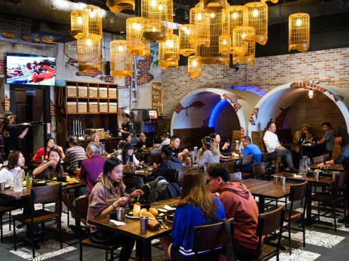 Hẻm by Quit Nguyen