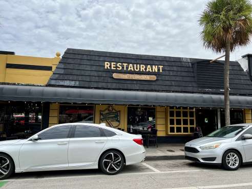 Floridian Restaurant by Ryan Pfeffer