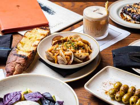 Mayfair Grill by Cleveland Jennings / @eatthecanvasllc