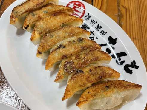 Tanto Gyoza and Ramen Bar at Piikoi Ala Moana by Julia Chen