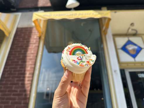 Sweet Mandy B's Bakery by Akane Matsumoto