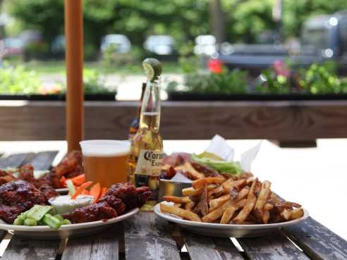 Reggie's Pizza by Christina Slaton