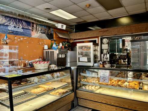 Isabella’s Bakery by John Ringor