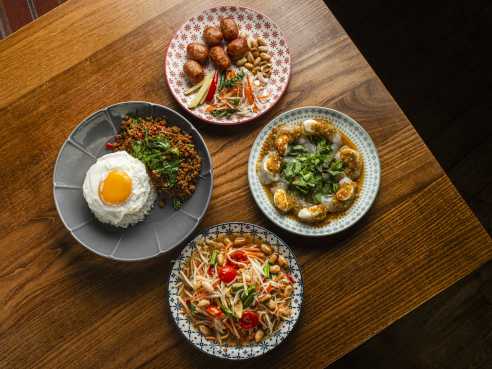 Khun Pakin Thai by Aleksandra Boruch