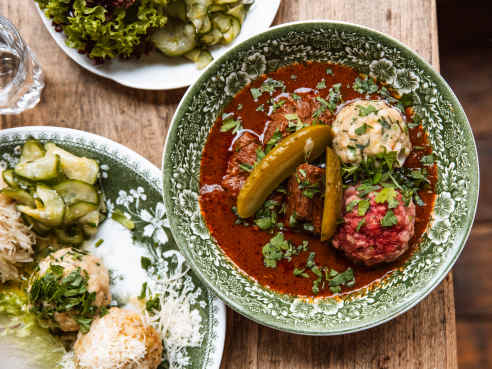 Knödelwirtschaft by Rasa Urnieziute