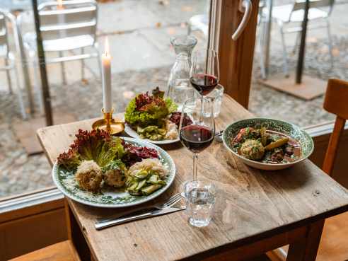 Knödelwirtschaft by Rasa Urnieziute