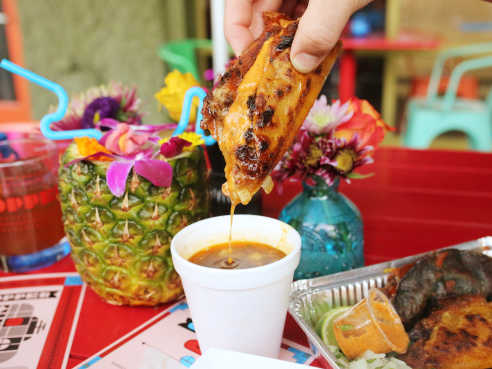 Maiz De La Vida Food Truck by Eliza Kennard