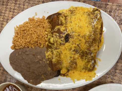 Mi Sombrero Restaurant by Chelsea Thomas