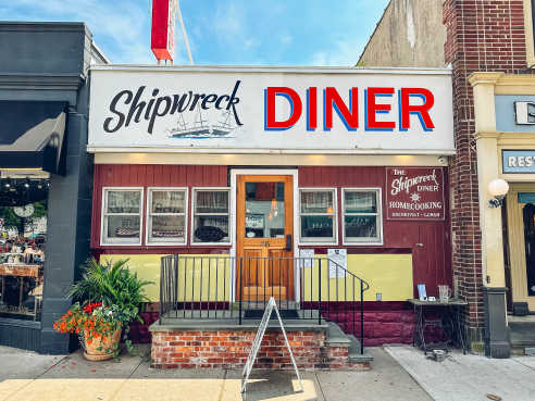 Northport Shipwreck Diner by Bryan Kim