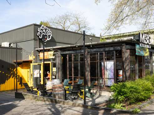 Métier Brewing Co Cherry St by photo credit: Nate Watters