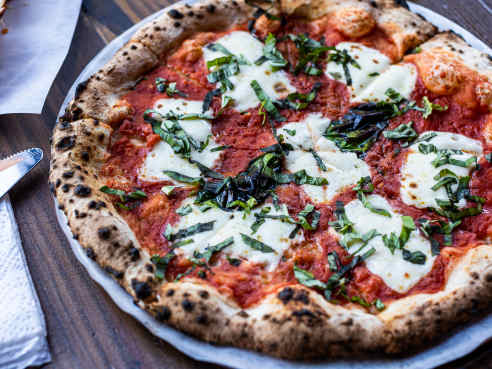 Pizaro's Pizza Napoletana by Richard Casteel