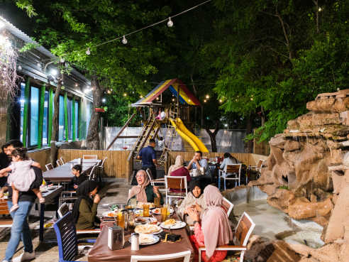 Ranosh Cafe by Quit Nguyen