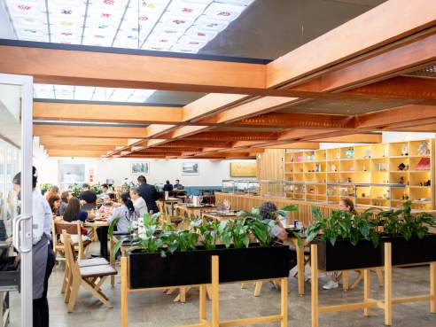Sala Gastronómica by Andrew Reiner