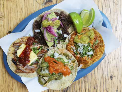 Taquería El Oso by Zoe Spawton