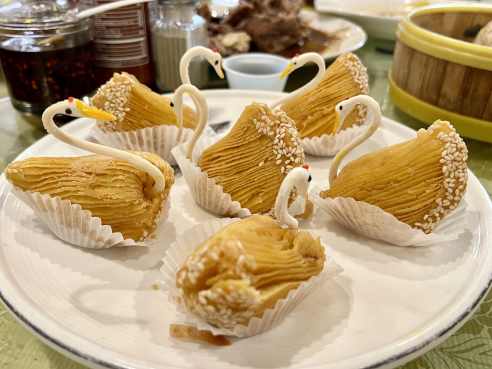 TEN TEN Chinese Seafood Dim Sum Restaurant 天天渔港 by Ryan Pfeffer