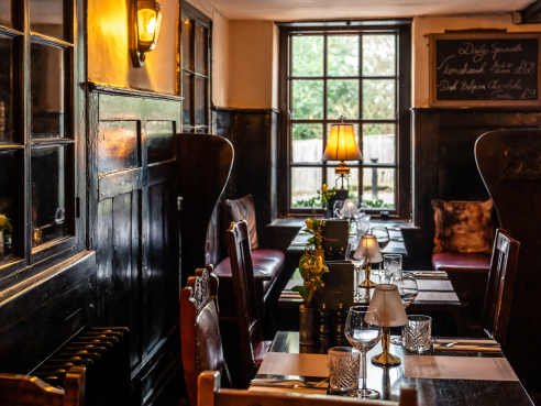 The Spaniards Inn by Koray Firat