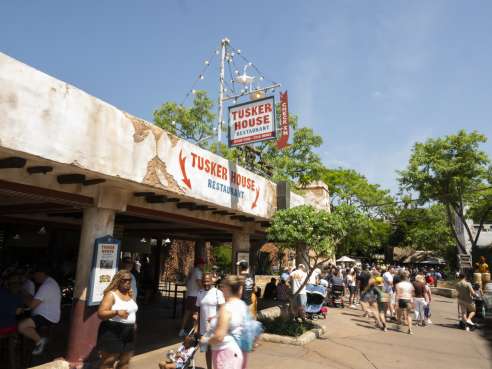 Tusker House Restaurant by Carlos Amoedo