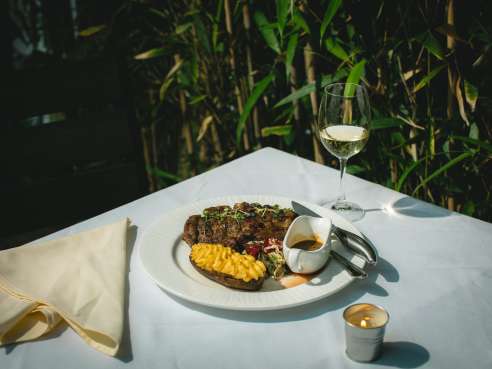 Washington Inn & Wine Bar by Neal Santos