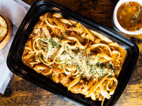 Theo's Seafood and Pasta by Cleveland Jennings / @eatthecanvasllc