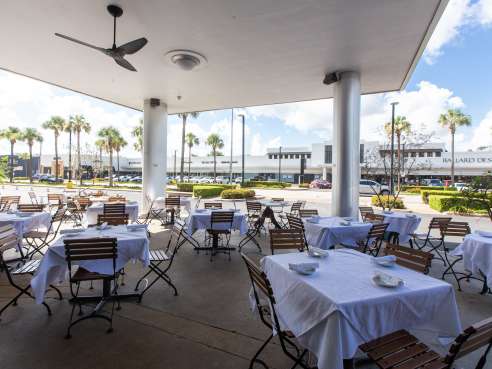Brasserie 19 by Andrew Hemingway