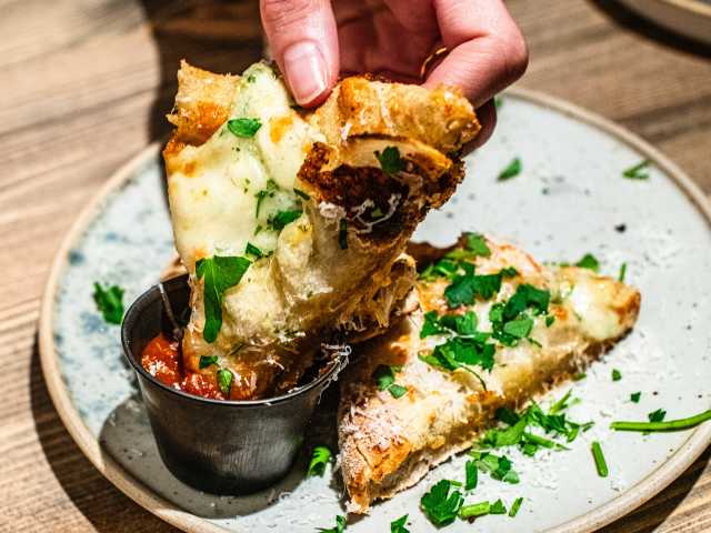 Alley Cats Pizza by Aleksandra Boruch