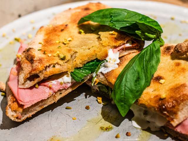 Alley Cats Pizza by Aleksandra Boruch