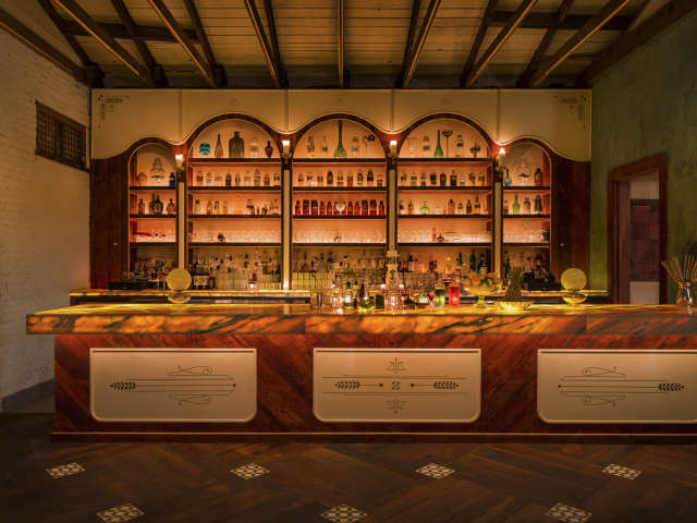 Apotheke Chinatown by Apotheke