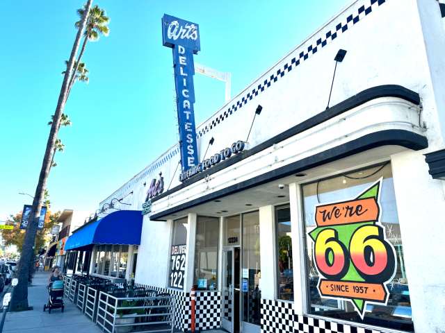 Art's Delicatessen & Restaurant by Brant Cox