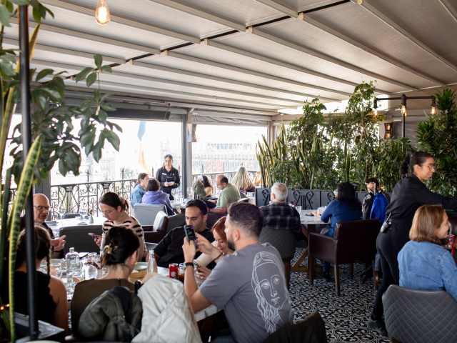 Balcón del Zócalo by Andrew Reiner